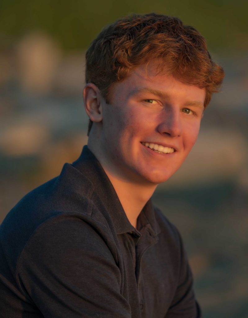 24 RonanPortrait 4 1 799x1024